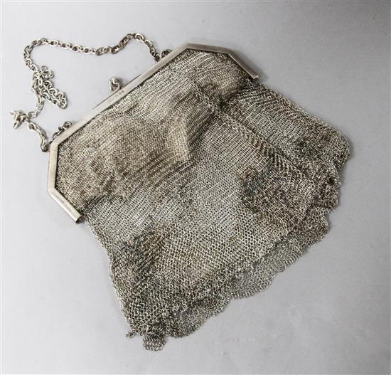 A 1920s silver mesh evening bag, Robert Pringle & Sons, London, 1924, 6.5 oz.